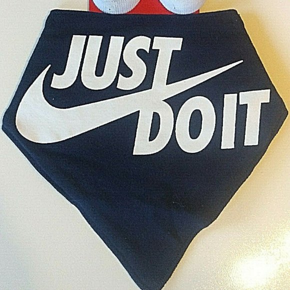 Nike Infant 2 Pc Set Bib & Booties - Picture 5 of 5